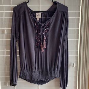 Ladies Medium tie-front top